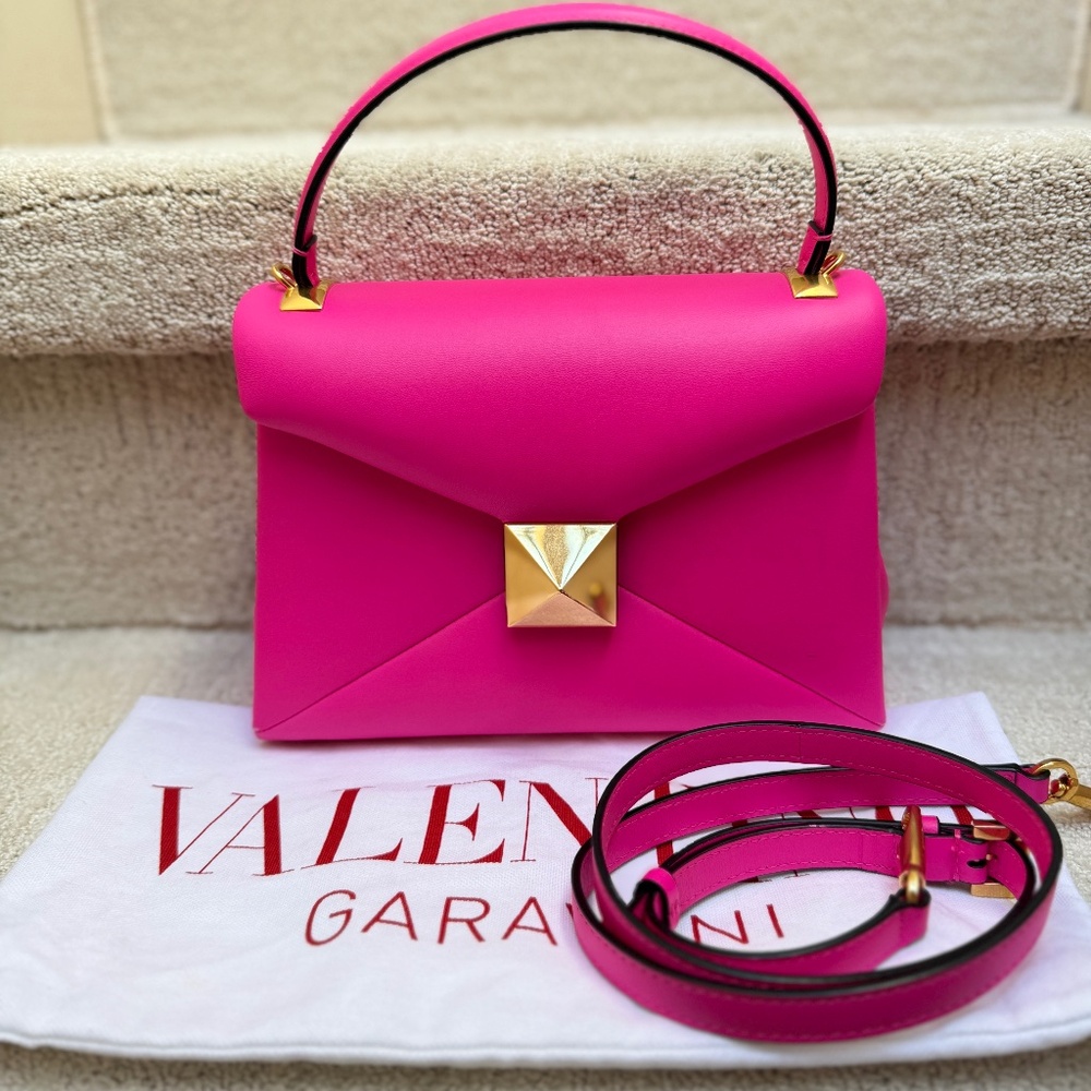 Valentino Garavani One Stud quilted leather shoulder bag in bright pink